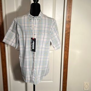 Men’s Mountain Khaki shirt sleeve shirt.